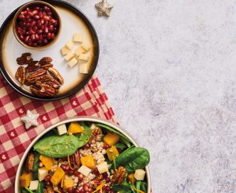 Insalata di farro, spinaci, zucca,  toma, noci pecan e melagrana